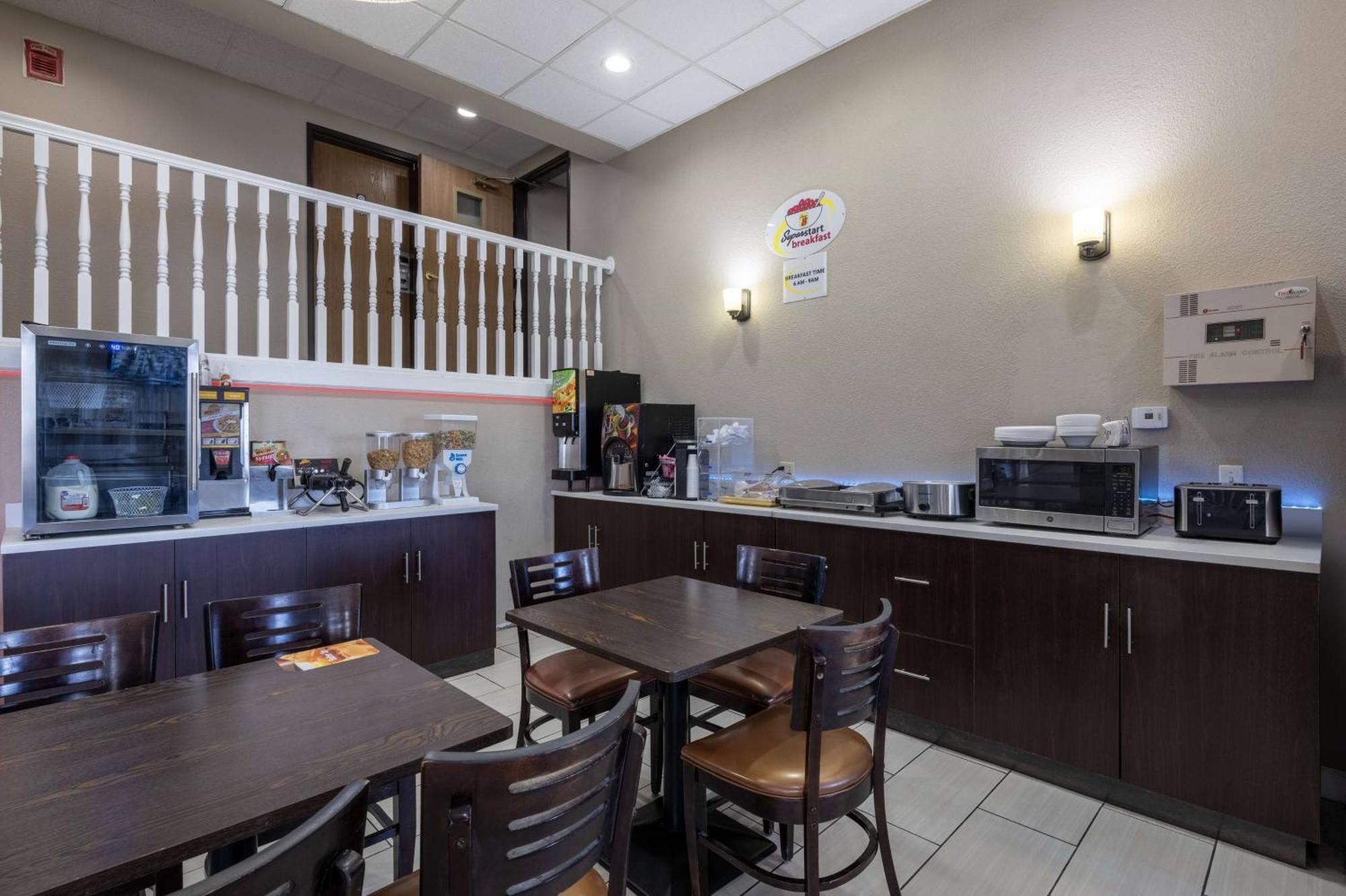The Inn&Suites Sw Омаха Екстер'єр фото